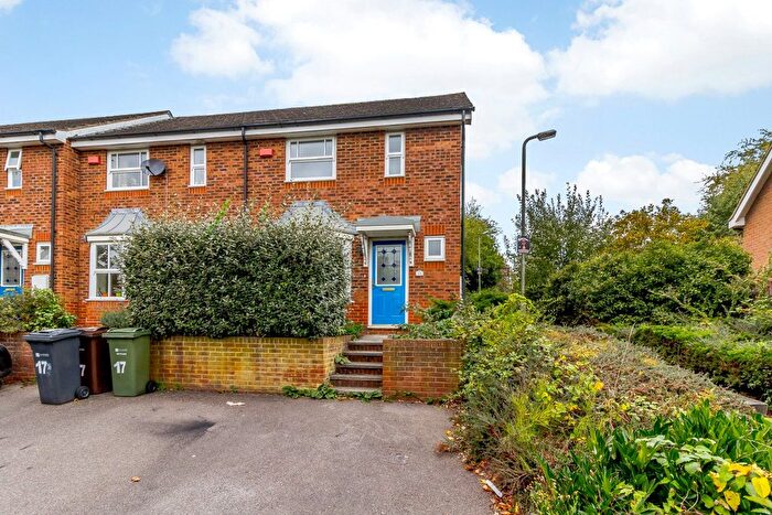 2 Bedroom Detached House To Rent In Scholars Walk, Guildford, GU2