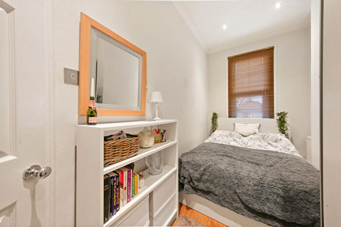 3 Bedroom Maisonette For Sale In Anson Road, London, NW2
