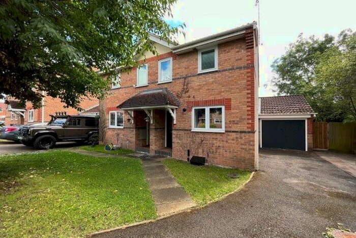 2 Bedroom Property To Rent In Ashbrook Close, Uttoxeter, ST14