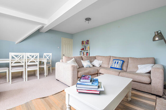 2 Bedroom Apartment To Rent In Wilkinson House, OX2