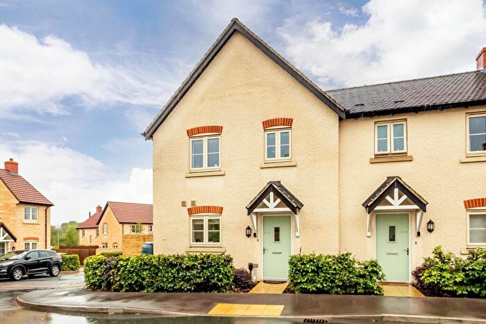 3 Bedroom Semi-Detached House For Sale In Trinity Meadows, Chipping Sodbury, BS37