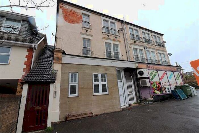 3 Bedroom Maisonette To Rent In Whitefriars Crescent, Westcliff On Sea, Westcliff On Sea, SS0