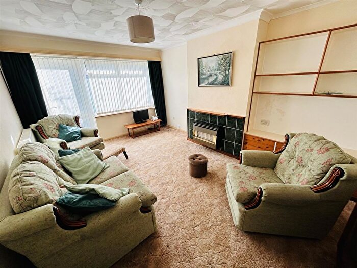 2 Bedroom Bungalow For Sale In Eridge Road, Eastbourne, BN21