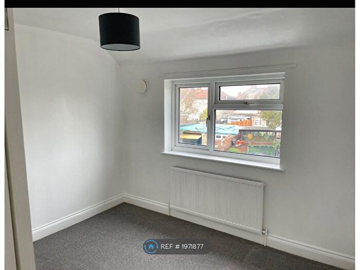 3 Bedroom Terraced House To Rent In Beam Avenue, Dagenham Essex, RM10