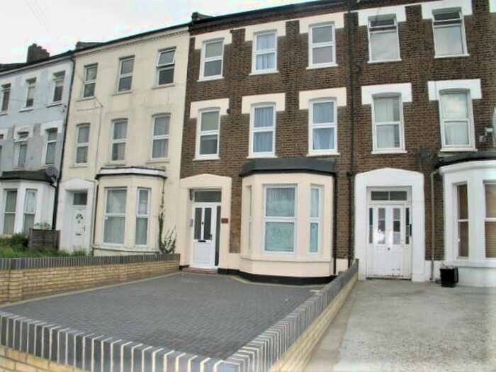 Flat To Rent In Church Street, Edmonton, N9