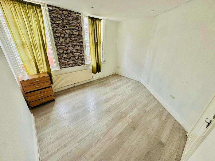 1 Bedroom Flat To Rent In B Wolverhampton Street, Dudley, DY1