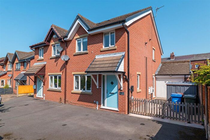 3 Bedroom Semi Detached House For Sale In Ingle Close, Chorley, PR6