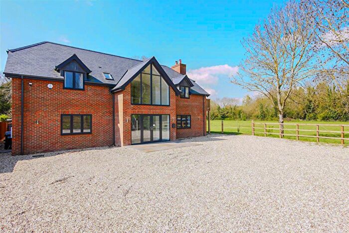 5 Bedroom Detached House For Sale In Hawksworth Place, Cholsey, OX10