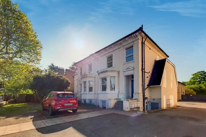 2 Bedroom Flat To Rent In Uxbridge Road, London, W7