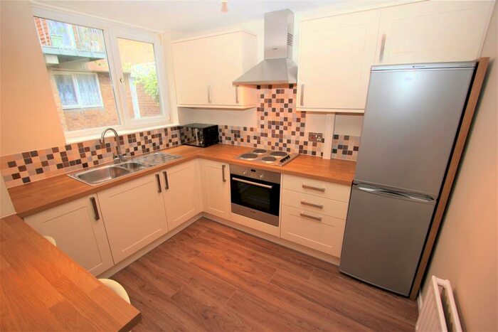 1 Bedroom Apartment To Rent In Burr Close, St Katharine's Docks, Wapping, E1W