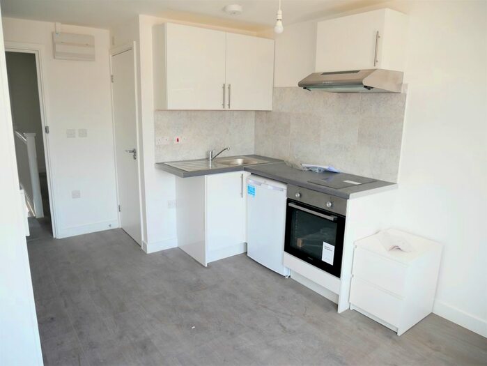 Studio To Rent In Northcote Avenue, Southall, UB1