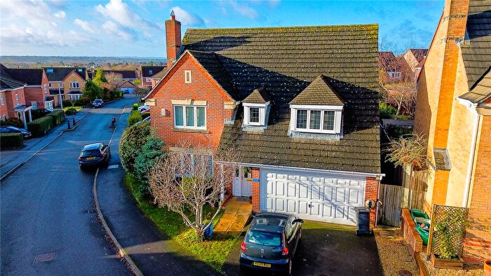 4 Bedroom Detached House For Sale In Woodavon Gardens, Thatcham, Berkshire, RG18