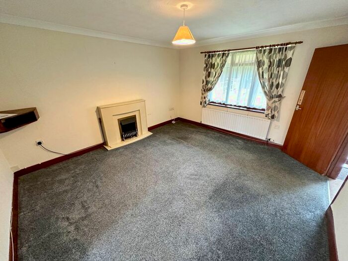 2 Bedroom Semi-Detached Bungalow For Sale In St. Edmunds Court, Grantham, NG31