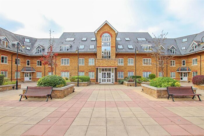 2 Bedroom Flat For Sale In Stewart Place, Ware, SG12