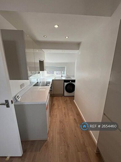 1 Bedroom Flat To Rent In Osborne Road, Manchester, M19