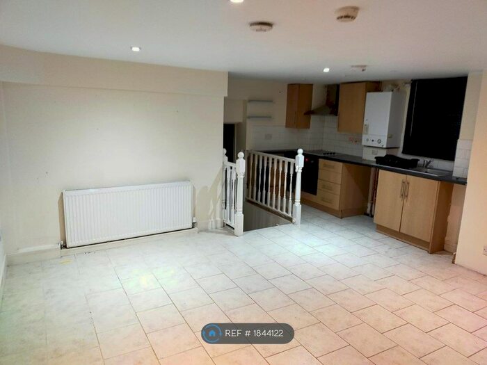 1 Bedroom Flat To Rent In High Street North, Dunstable, LU6