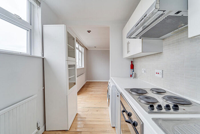 2 Bedroom Apartment To Rent In Haverstock Hill, Belsize Park, London, NW3