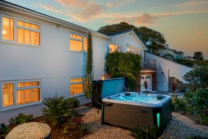 4 Bedroom Detached House To Rent In Riverside Avenue, Newquay, TR7