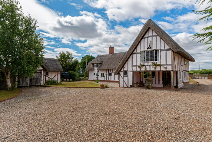 5 Bedroom Detached House For Sale In Mole Hill Green, Felsted, Dunmow, Essex, CM6