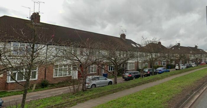 3 Bedroom Flat To Rent In Chadbury Court, Watford Way, Mill Hill, London, NW7