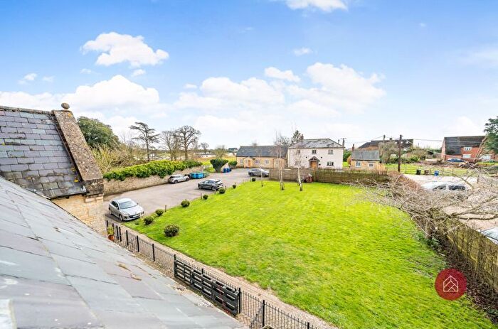 1 Bedroom Flat To Rent In Heathfield, Kidlington, OX5