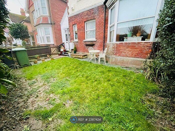 2 Bedroom Flat To Rent In Colebrooke Road, Bexhill-On-Sea, TN39
