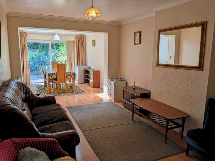 5 Bedroom Semi-Detached House To Rent In Frederick Road, Selly Oak, Birmingham, B29