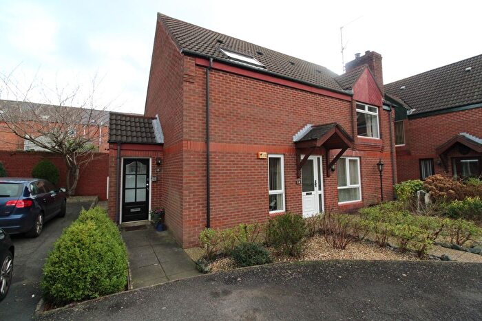 2 Bedroom Flat For Sale In Chichester Gardens, Belfast, BT15