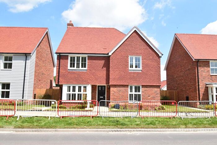 4 Bedroom Detached House For Sale In Old Ashford Road, Lenham, Maidstone, ME17