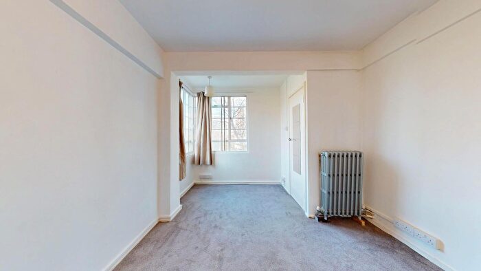 1 Bedroom Flat To Rent In Goldhawk Road, Shepherds Bush London, W12