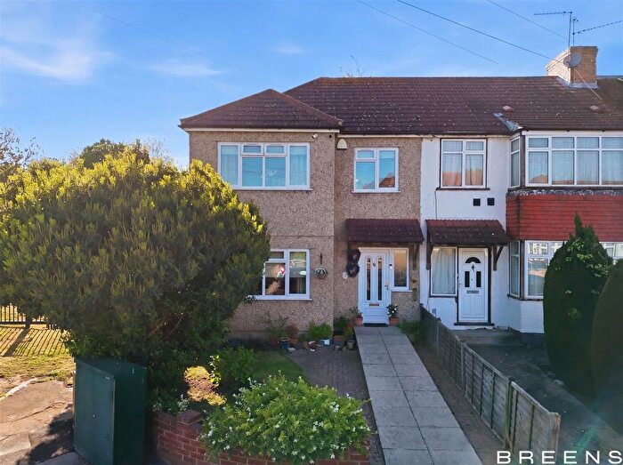 3 Bedroom End Terrace House For Sale In Aldridge Avenue, Enfield, EN3