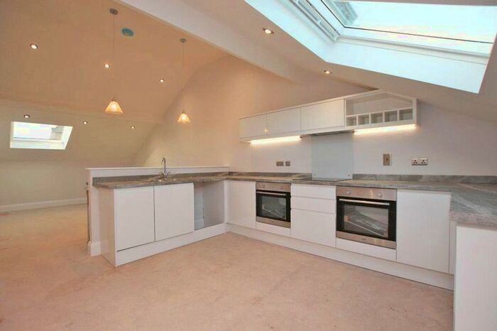 2 Bedroom Apartment To Rent In Farringford House, Grimsby Road, Cleethorpes, DN35