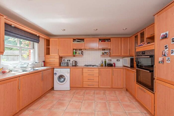 4 Bedroom Terraced House To Rent In Lamarsh Road, Botley, OX2
