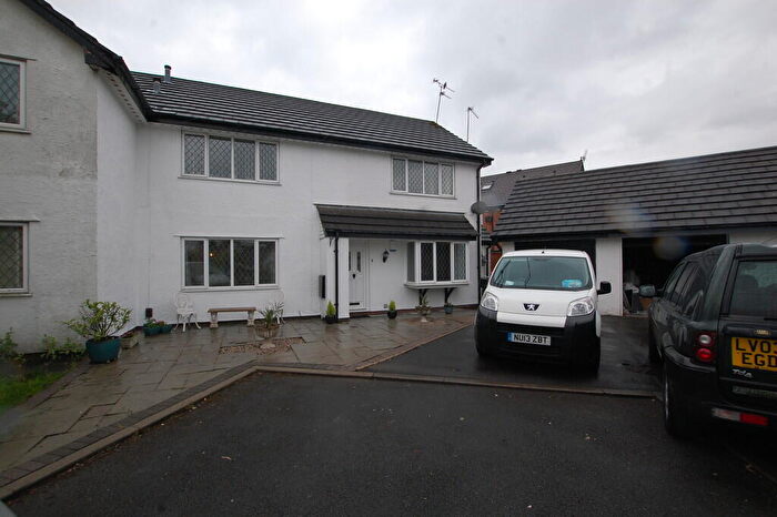 2 Bedroom Apartment To Rent In Stirrup Gate, Worsley, M28
