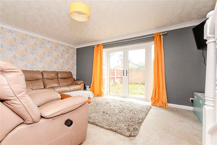 4 Bedroom Semi-detached House For Sale In Pelham Road, Gravesend, Kent, DA11