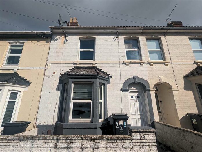 3 Bedroom House To Rent In Guppy Street, Swindon, SN2