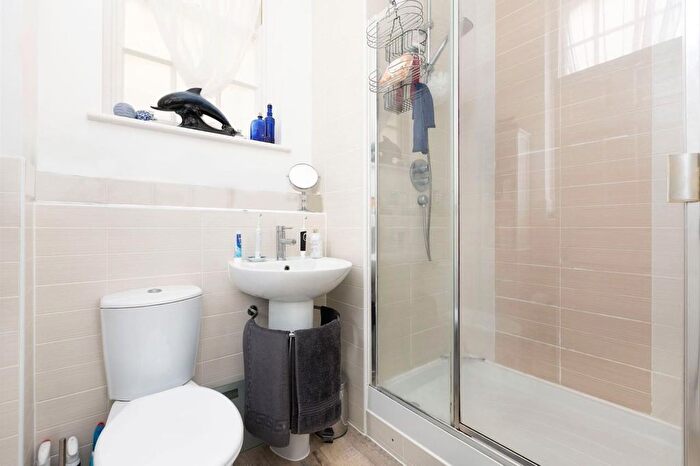 2 Bedroom Flat For Sale In West Wing, Fairfield Hall, Kingsley Ave, Fairfield, SG5