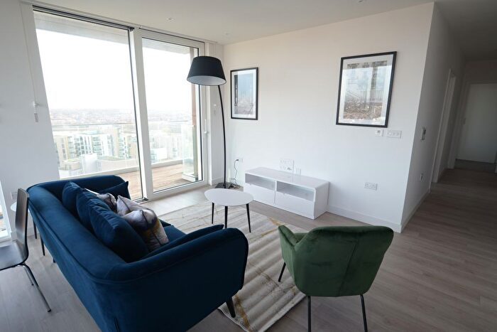 2 Bedroom Flat To Rent In Woodberry Down, London, N4