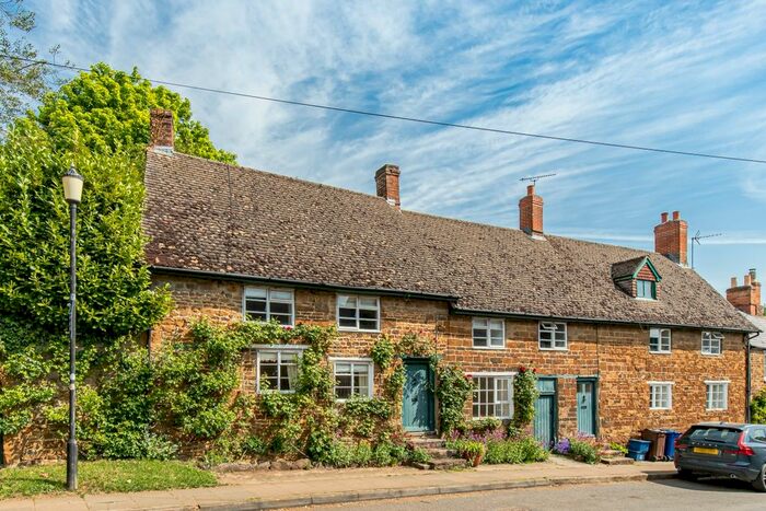 3 Bedroom Cottage To Rent In Cross Hill Road, Adderbury, Banbury, OX17