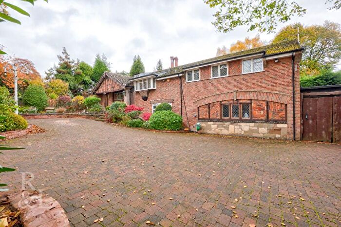 4 Bedroom Detached House For Sale In Ladywood Road, Sutton Coldfield, West Midlands, B74