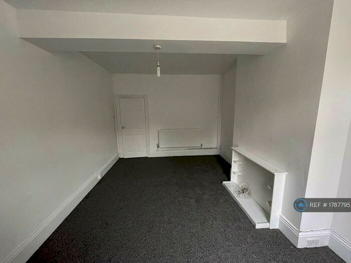 2 Bedroom Terraced House To Rent In Deighton Road, Huddersfield, HD2