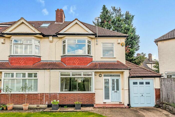 3 Bedroom Semi-Detached House To Rent In Pitfold Road, Lee, London, SE12