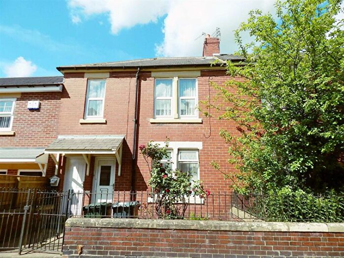 3 Bedroom Apartment For Sale In Coach Road, Wallsend, NE28