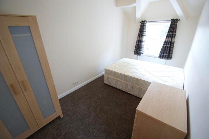 2 Bedroom Detached House To Rent In Moorland Avenue, Hyde Park, Leeds, LS6