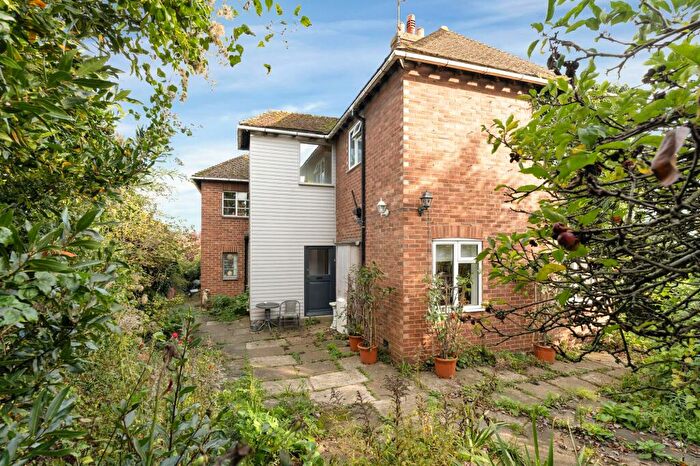 4 Bedroom Detached House For Sale In Cherryholt Road, Stamford, PE9