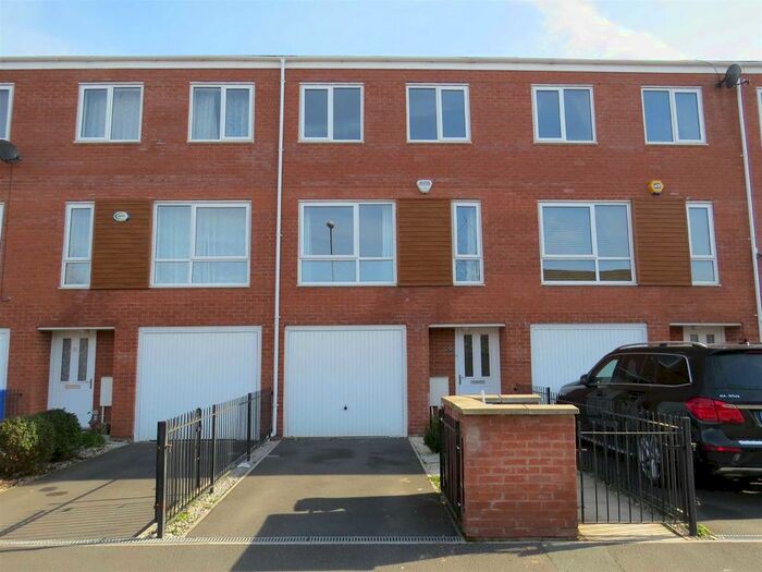 4 Bedroom Terraced House To Rent In Precinct Centre, Oxford Road, Manchester, M13