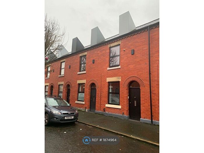 3 Bedroom Terraced House To Rent In Alder Street, Salford, M6
