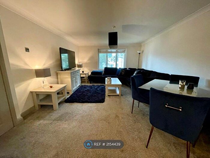 2 Bedroom Flat To Rent In The Lodge, Birmingham, B16
