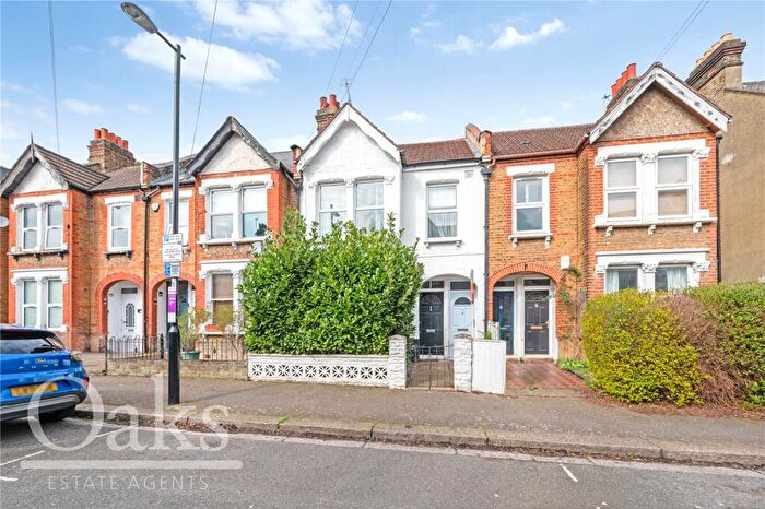 2 Bedroom Apartment For Sale In Balfour Road, South Norwood, SE25