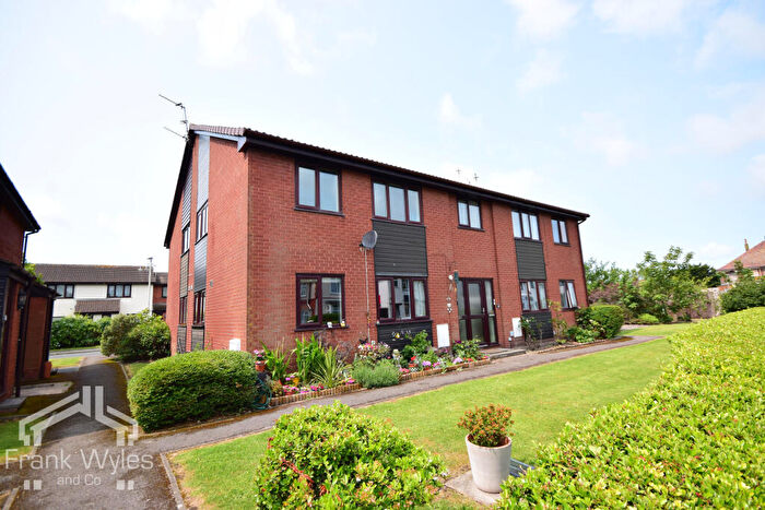 1 Bedroom Terraced House For Sale In St. Davids Grove, Lytham St. Annes, Lancashire, FY8